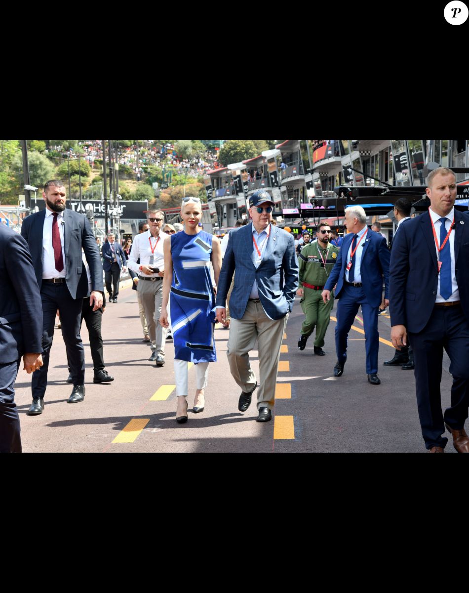 Le Prince Albert II de Monaco et la princesse Charlene lors de la journée des qualifications du Grand Prix de Monaco 2022 de F1, où le pilote monégasque de Ferrari, C.Leclerc, est en pôle position, à Monaco, le 28 mai 2022. © Bruno Bebert/Pool Monaco/Bestimage