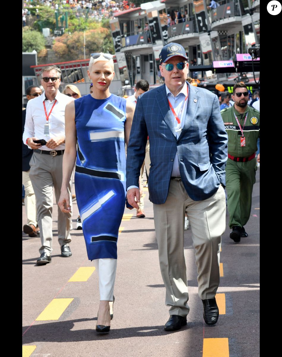 Le Prince Albert II de Monaco et la princesse Charlene lors de la journée des qualifications du Grand Prix de Monaco 2022 de F1, où le pilote monégasque de Ferrari, C.Leclerc, est en pôle position, à Monaco, le 28 mai 2022. © Bruno Bebert/Pool Monaco/Bestimage