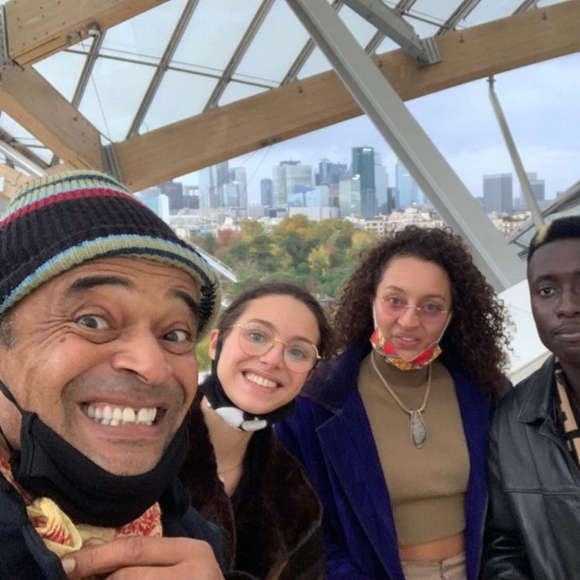 Yannick et ses filles Jenaye et Eleejah Noah visitent la Fondation Louis Vuitton. Paris, le 28 octobre 2020.