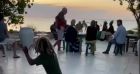 Nohea, le petit-fils de Yannick Noah, en train de danser.
