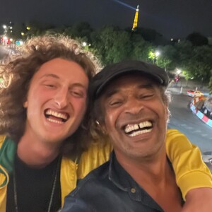 Yannick Noah et ses enfants passent la soirée à l'Hôtel de Crillon.