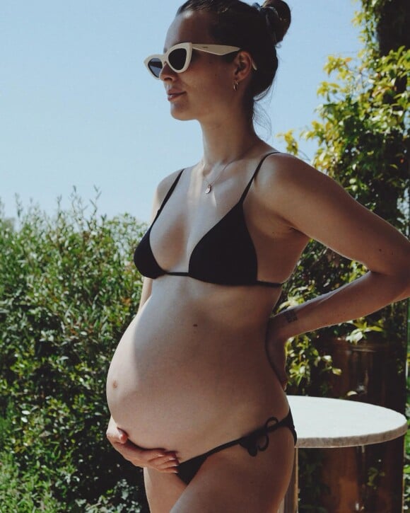 Ilona Smet enceinte sur Instagram. Le 30 avril 2022.