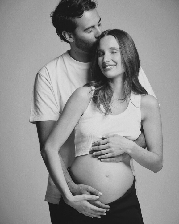Ilona Smet enceinte de Kamran Ahmed, sublime photo en noir et blanc.