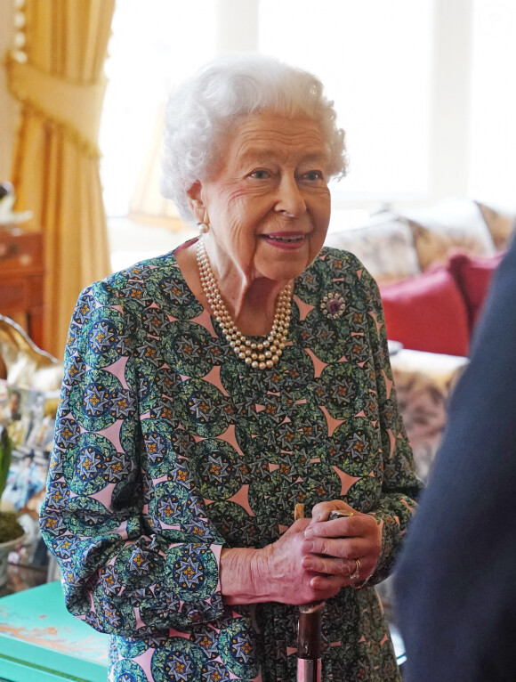 La reine Elisabeth II d'Angleterre s'exprime lors d'une audience au château de Windsor le 16 février 2022.