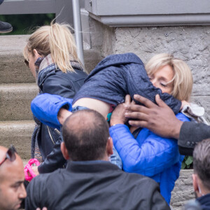 Brigitte Macron reçoit sa fille Tiphaine, son gendre Antoine et leurs enfants Aurèle et Elise, pour l'anniversaire de cette dernière, à son domicile au Touquet. Le 6 mai 2017