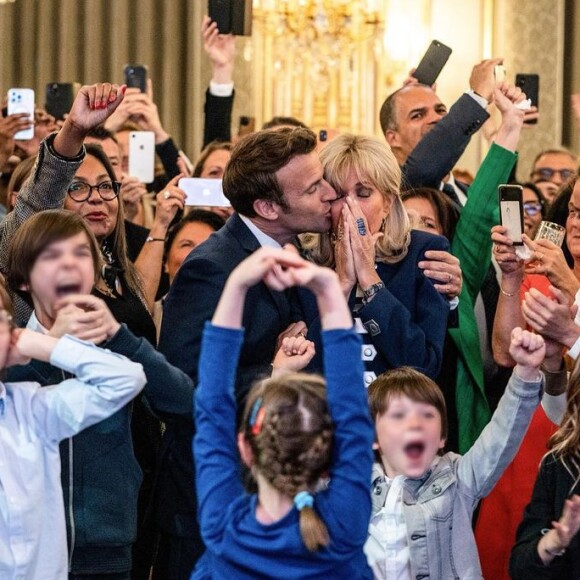 Victoire d'Emmanuel Macron le 24 avril 2022 célébrée avec tous ses proches à l'Elysée, dont les petits-enfants de Brigitte Macron
©️Soazig de la Moissonnière / Présidence de la République