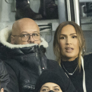 Vitaa (enceinte de son 3ème enfant) et son mari Hicham Bendaoud au Parc des Princes à Paris. © Cyril Moreau/Bestimage