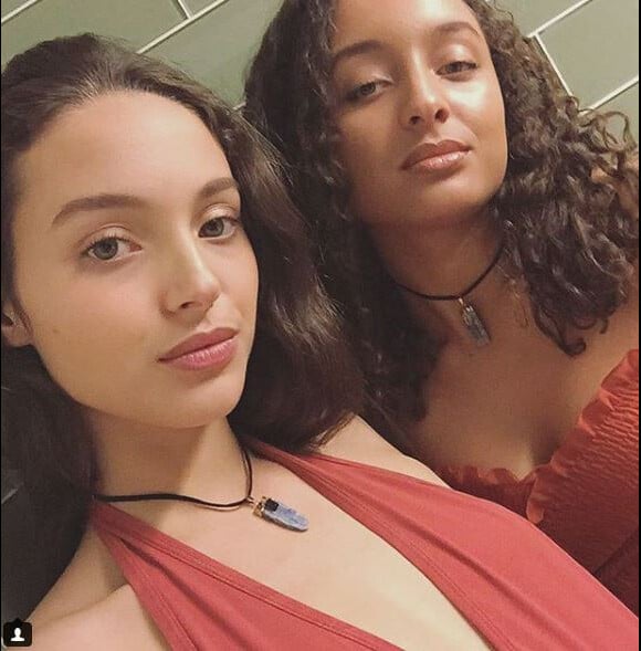 Eleejah Noah pose avec sa petite soeur Jenaye sur Instagram
