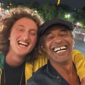 Yannick Noah et ses enfants passent la soirée à l'Hôtel de Crillon.