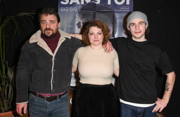 Exclusif - Thierry Godard avec sa femme Sophie Guillemin et son fils Lino - Avant-première du film "Sans Toi" au cinéma l'Entrepôt à Paris le 11 janvier 2022. © Coadic Guirec/Bestimage 