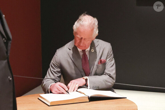 Le prince Charles - Inauguration de la galerie "The Spanish Art Gallery" à Bishop Auckland, Royaume Uni, le 5 avril 2022.