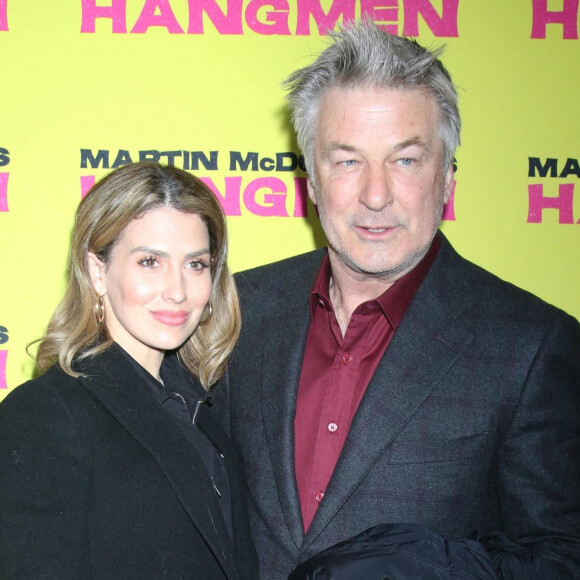 Hilaria Baldwin et son mari Alec Baldwin - Première de la pièce de théâtre "Hangmen" au Golden Theatre à New York.
