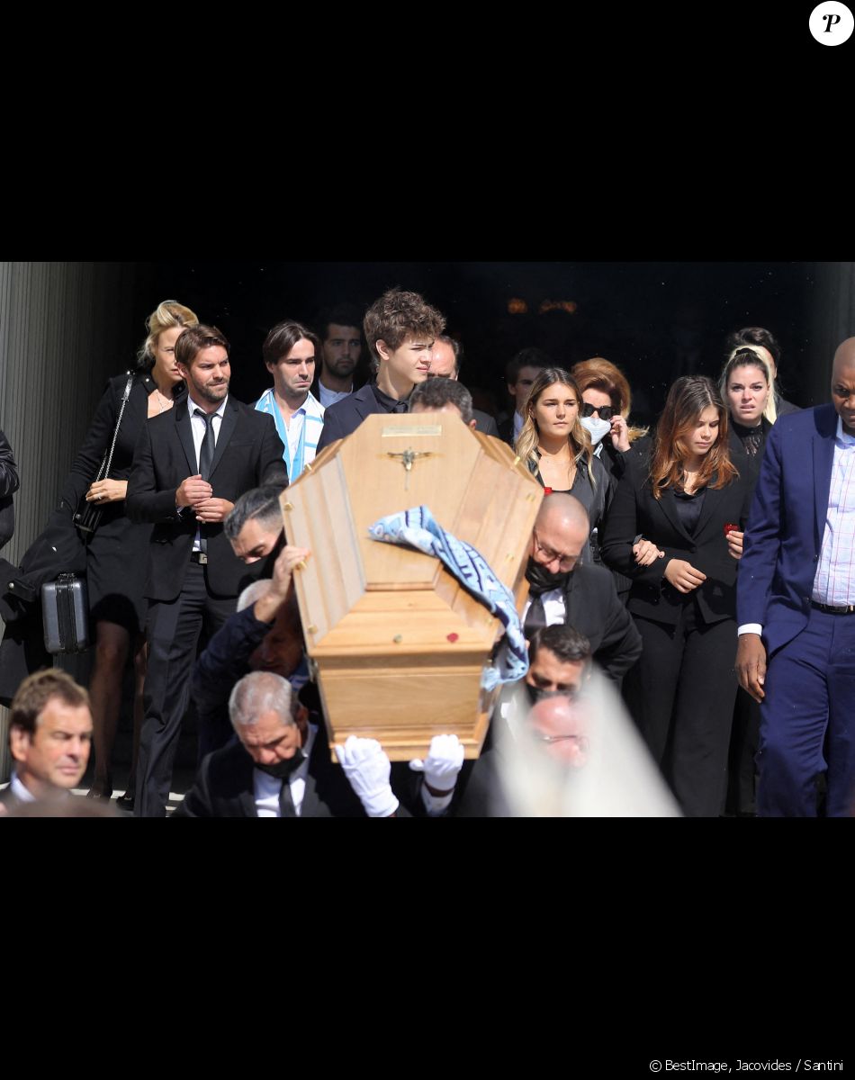 Rodolphe Tapie, Louis Tapie, Sophie Tapie - Sorties des obsèques de Bernard Tapie en la Cathédrale La Major à Marseille. © Jacovides / Santini / Bestimage