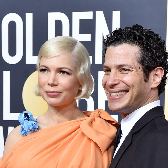 Michelle Williams enceinte et son fiancé Thomas Kail - Photocall de la 77ème cérémonie annuelle des Golden Globe Awards au Beverly Hilton Hotel à Los Angeles, le 5 janvier 2020.