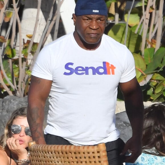 Exclusif - Mike Tyson profite de ses vacances à Saint-Barthélemy, Antilles françaises, France, le 1er janvier 2022.