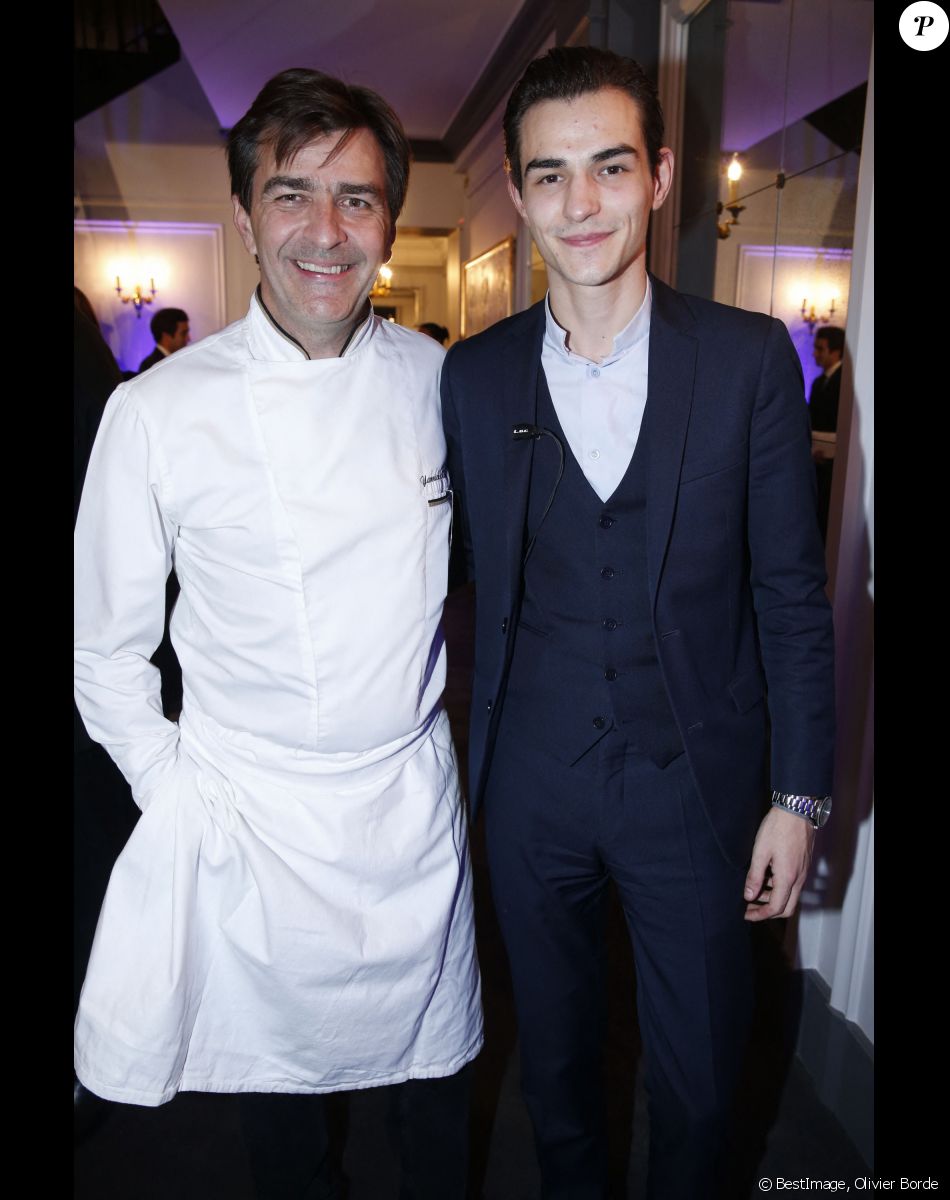 Le chef cuisinier du Pavillon Ledoyen Yannick Alléno et son fils Thomas Alléno - Le dîner caritatif de Babeth Djian et l'association AEM ("Un Avenir pour les Enfants du Monde") pour les enfants du Rwanda au Pavillon Ledoyen à Paris, France, le 8 décembre 2016. © Olivier Borde/Bestimage