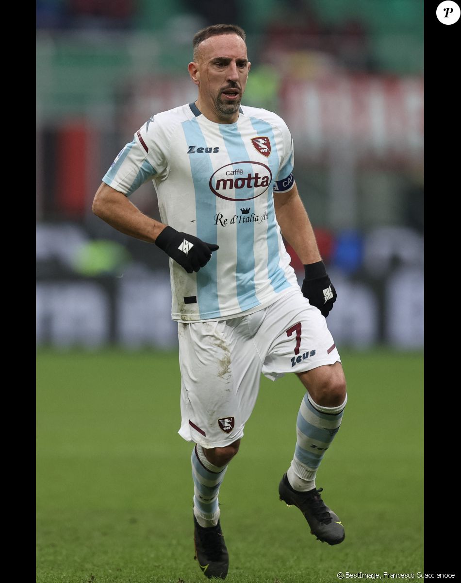 Franck Ribery (US Salernitana 1919) lors du match de Serie A opposant l'AC Milan à l'US Salernitana au stade San Siro, à Milan, Italie, le 4 décembre 2021. © Francesco Scaccianoce/LPS/Zuma Press/Bestimage