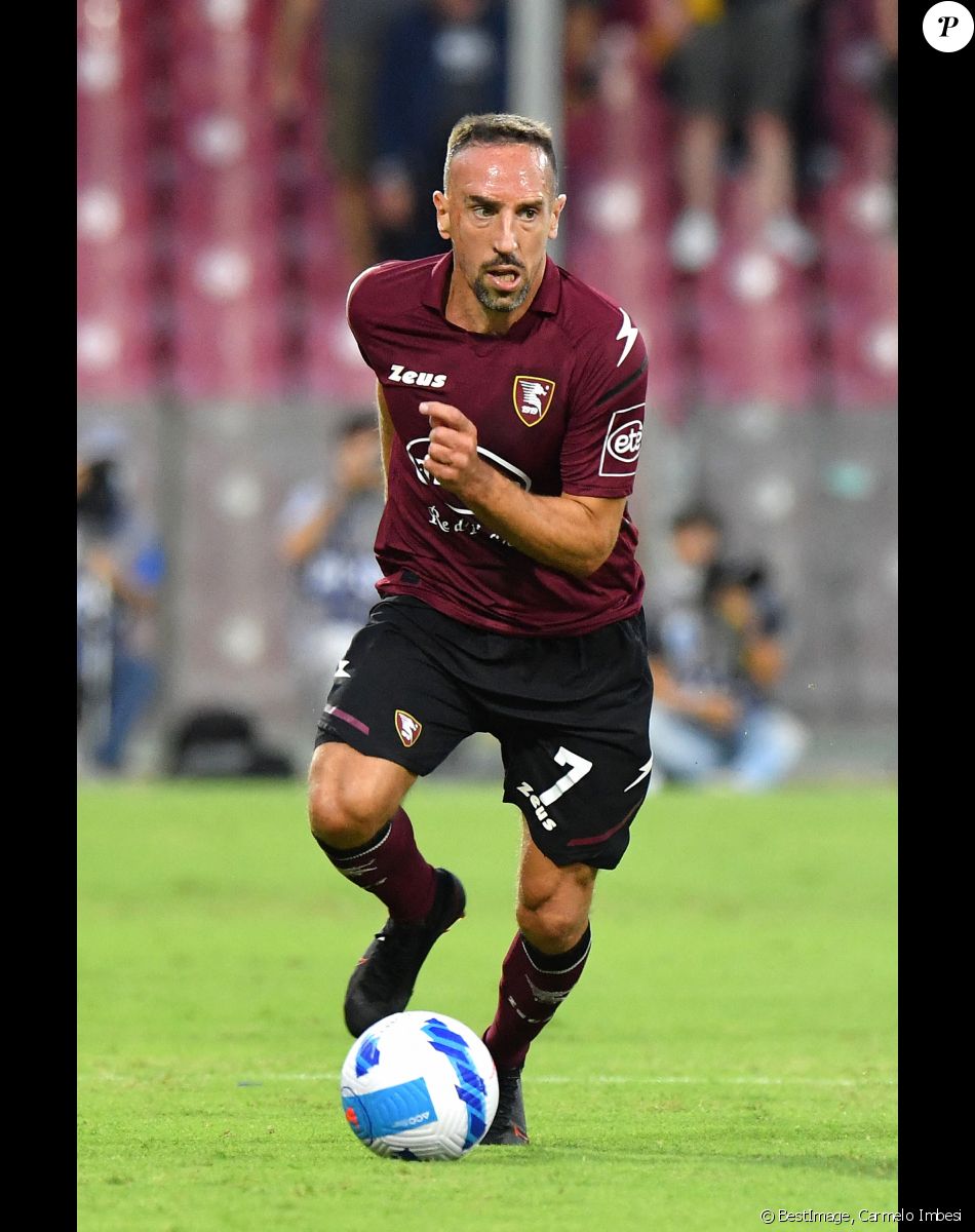 Franck Ribéry sous le maillot de la Salernitana lors du match de Serie A l'opposant au Hellas Verona FC à Salerne, Italie, le 22 septembre 2021. © Carmelo Imbesi/LPS/Zuma Press/Bestimage