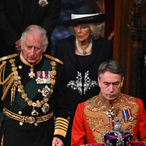 Le prince Charles, prince de Galles, et Camilla Parker Bowles, duchesse de Cornouailles - Arrivée et discours de l'ouverture officielle du Parlement à Londres, le 10 mai 2022. Ayant des problèmes de mobilité, la reine d'Angleterre est représentée par le prince de Galles. 