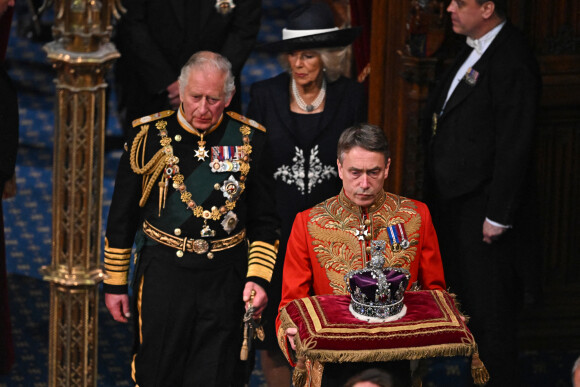Le prince Charles, prince de Galles, et Camilla Parker Bowles, duchesse de Cornouailles - Arrivée et discours de l'ouverture officielle du Parlement à Londres, le 10 mai 2022. Ayant des problèmes de mobilité, la reine d'Angleterre est représentée par le prince de Galles. 