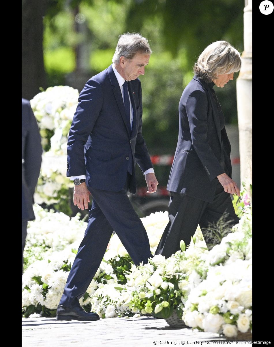Bernard Arnault et sa femme Hélène Mercier-Arnault - Obsèques d'Antoine Alléno (fils du chef cuisinier français, trois étoiles au Guide Michelin Yannick Alléno) en la collégiale Notre-Dame de Poissy, France, le 13 mai 2022. © Jean-Baptiste Autissier/Panoramic/Bestimage