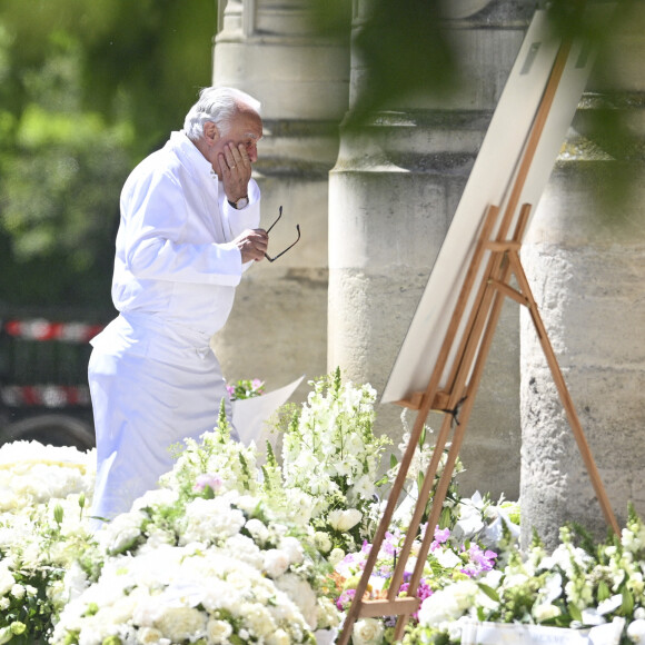 Le chef Alain Ducasse - Obsèques d'Antoine Alléno (fils du chef cuisinier français, trois étoiles au Guide Michelin Yannick Alléno) en la collégiale Notre-Dame de Poissy, France, le 13 mai 2022. © Jean-Baptiste Autissier/Panoramic/Bestimage 