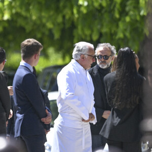 Le chef Alain Ducasse - Obsèques d'Antoine Alléno (fils du chef cuisinier français, trois étoiles au Guide Michelin Yannick Alléno) en la collégiale Notre-Dame de Poissy, France, le 13 mai 2022. © Jean-Baptiste Autissier/Panoramic/Bestimage 