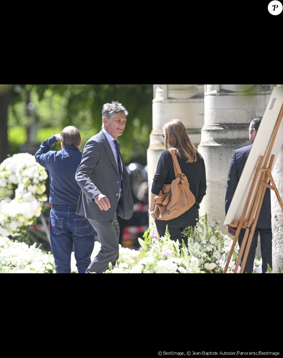 Nicolas de Tavernost, président du Directoire du Groupe M6 - Obsèques d'Antoine Alléno (fils du chef cuisinier français, trois étoiles au Guide Michelin Yannick Alléno) en la collégiale Notre-Dame de Poissy, France, le 13 mai 2022. © Jean-Baptiste Autissier/Panoramic/Bestimage