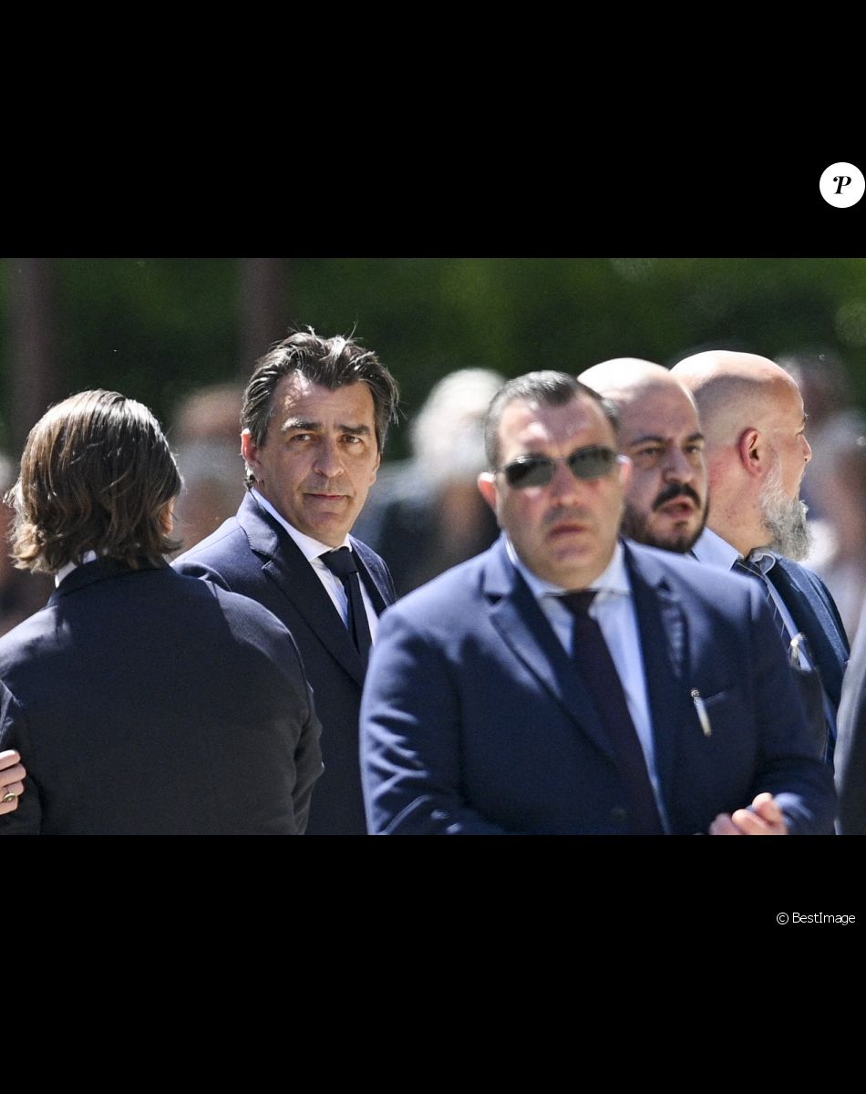 Le chef Yannick Alléno - Obsèques d'Antoine Alléno (fils du chef cuisinier français, trois étoiles au Guide Michelin Yannick Alléno) en la collégiale Notre-Dame de Poissy, France, le 13 mai 2022. © Jean-Baptiste Autissier/Panoramic/Bestimage Funeral of Antoine Alléno (son of the French chef, three stars in the Michelin Guide Yannick Alléno) in the Notre-Dame collegiate church in Poissy, France, on May 13, 2022.