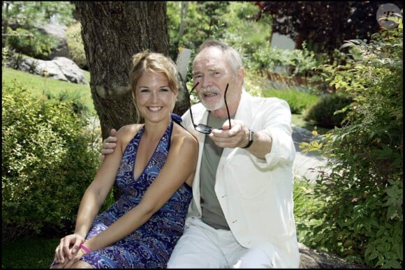 Pierre Vaneck (photo : avec sa petite-fille Aurélie) est décédé le 31 janvier 2010, à l'âge de 78 ans. Il laisse à la postérité une carrière atypique et des compositions fortes...