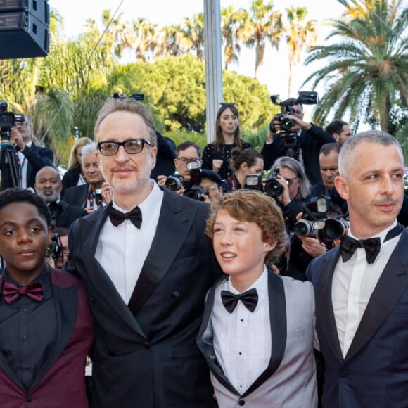 Anne Hathaway, Jaylin Webb, Jeremy Strong, Michael Banks Repeta, James Gray - Montée des marches du film " Armageddon Time " lors du 75ème Festival International du Film de Cannes. Le 19 mai 2022 © Olivier Borde / Bestimage