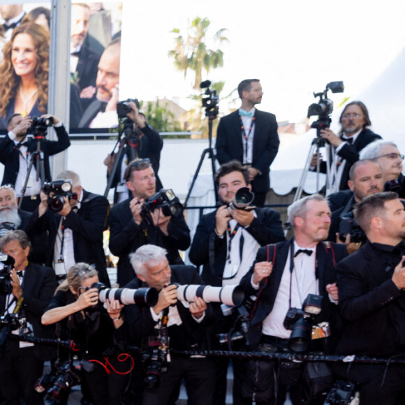 Vladimir Boudnikoff et sa compagne Aya Nakamura - Montée des marches du film " Armageddon Time " lors du 75ème Festival International du Film de Cannes. Le 19 mai 2022 © Cyril Moreau / Bestimage 