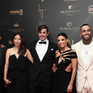 Amaury Nolasco, Kendji Girac, Eva Longoria, Nicky Jam, Maria Bravo, guest - Photocall du Global Gift Gala lors du 75ème Festival International du Film de Cannes le 19 mai 2022. © Tiziano Da Silva / Bestimage