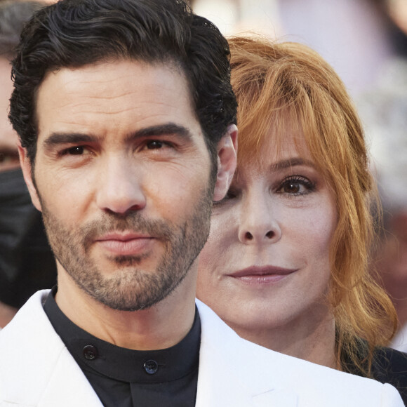 Tahar Rahim, Mylène Farmer - Montée des marches du film " OSS 117 : Alerte rouge en Afrique Noire " lors du 74ème Festival International du Film de Cannes. Le 17 juillet 2021 © Borde-Jacovides-Moreau / Bestimage 