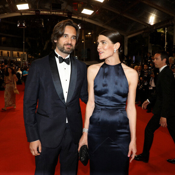 Charlotte Casiraghi et son mari Dimitri Rassam - Montée des marches du film " Frère et Soeur " lors du 75ème Festival International du Film de Cannes. Le 20 mai 2022 © Dominique Jacovides / Bestimage 