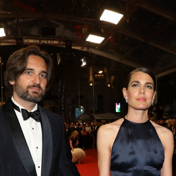 Charlotte Casiraghi et son mari Dimitri Rassam - Montée des marches du film " Frère et Soeur " lors du 75ème Festival International du Film de Cannes. Le 20 mai 2022 © Dominique Jacovides / Bestimage 