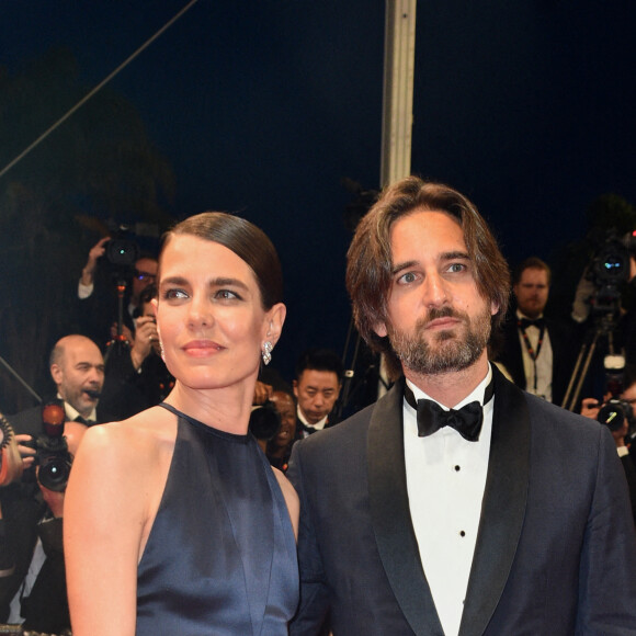 Charlotte Casiraghi et son mari Dimitri Rassam - Montée des marches du film " Frère et Soeur " lors du 75ème Festival International du Film de Cannes. Le 20 mai 2022 © Giancarlo Gorassini / Bestimage 