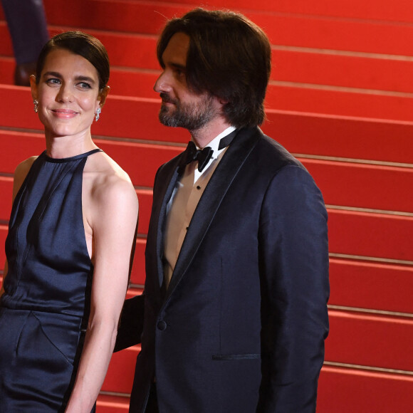 Charlotte Casiraghi et son mari Dimitri Rassam - Montée des marches du film " Frère et Soeur " lors du 75ème Festival International du Film de Cannes. Le 20 mai 2022 © Giancarlo Gorassini / Bestimage 