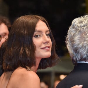 Adèle Exarchopoulos, Alain Chabat - Montée des marches du film " Fumer Fait Tousser " lors du 75ème Festival International du Film de Cannes. Le 21 mai 2022 © Giancarlo Gorassini / Bestimage 