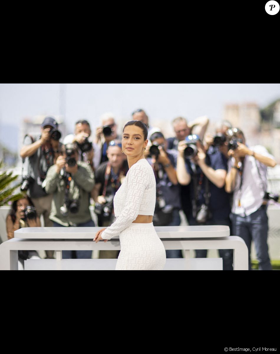 Adèle Exarchopoulos - Photocall de "Fumer Fait Tousser (Smoking Causes Coughing)" lors du 75e Festival International du Film de Cannes © Cyril Moreau/Bestimage
