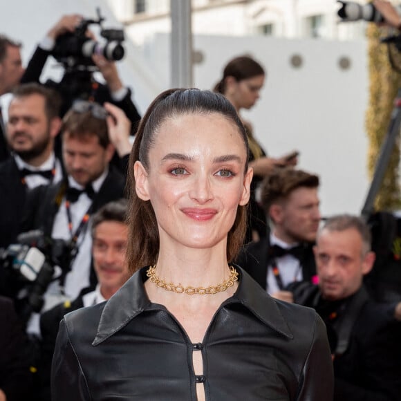 Charlotte Le Bon - Montée des marches du film " Heojil Kyolshim (Decision To Leave) " lors du 75ème Festival International du Film de Cannes. Le 23 mai 2022 © Cyril Moreau / Bestimage 