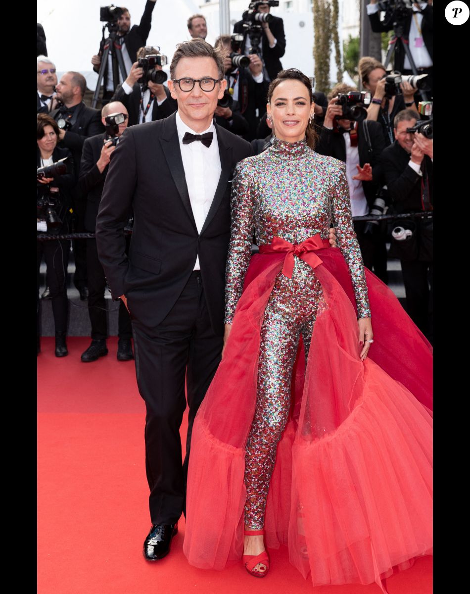 Michel Hazanavicius et sa compagne Bérénice Bejo (bijoux TASAKI) - Montée des marches du film " L'Innocent " lors du 75ème Festival International du Film de Cannes. Le 24 mai 2022 © Cyril Moreau / Bestimage