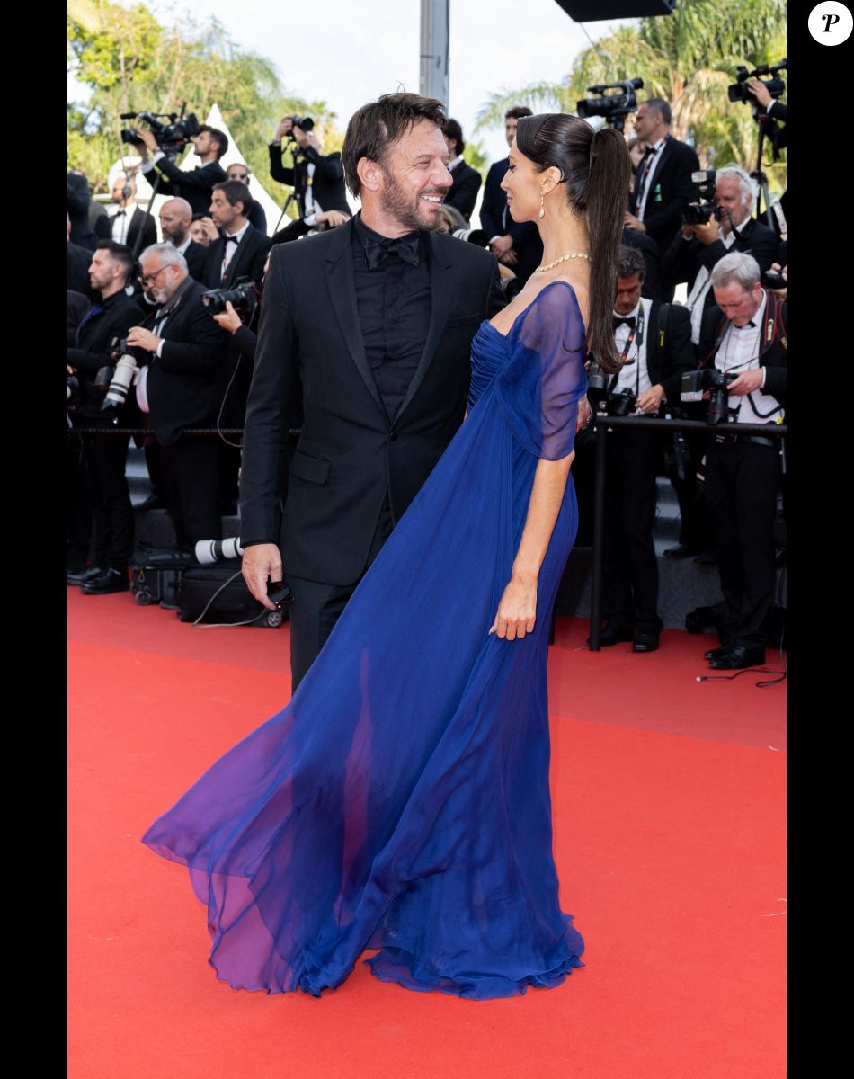 Samuel Le Bihan et sa compagne Stefania Cristian - Montée des marches du film " L'Innocent " lors du 75ème Festival International du Film de Cannes. Le 24 mai 2022 © Olivier Borde / Bestimage