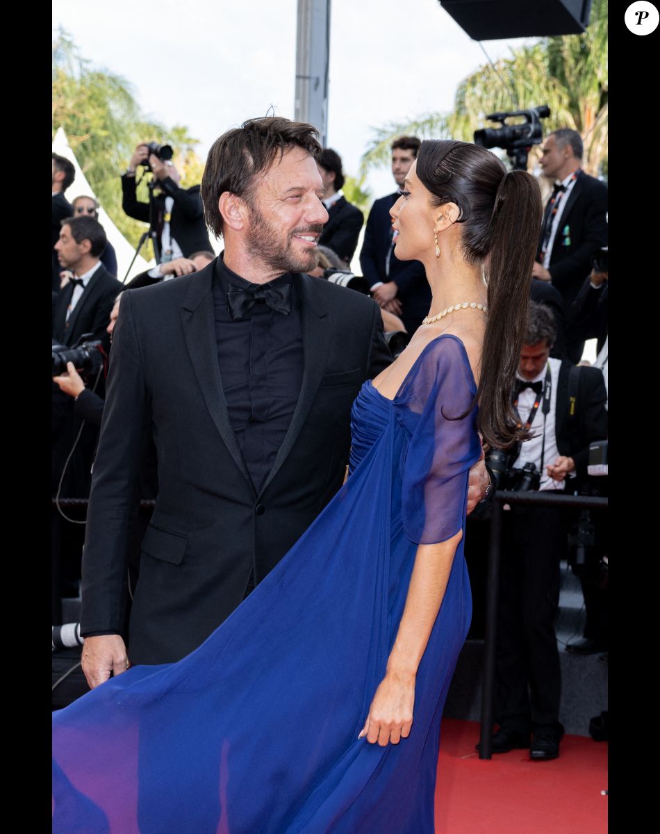 Samuel Le Bihan et sa compagne Stefania Cristian - Montée des marches du film " L'Innocent " lors du 75ème Festival International du Film de Cannes. Le 24 mai 2022 © Olivier Borde / Bestimage