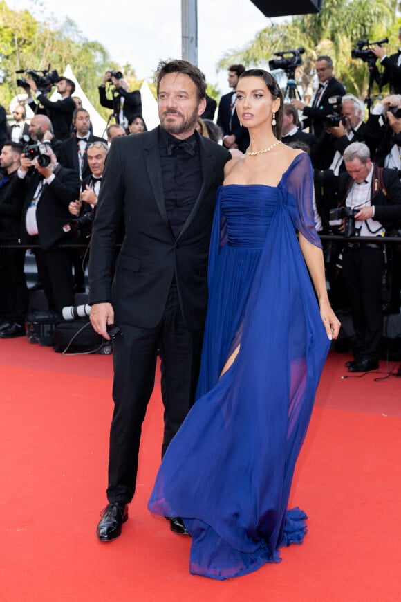 Samuel Le Bihan et sa compagne Stefania Cristian - Montée des marches du film " L'Innocent " lors du 75ème Festival International du Film de Cannes. © Olivier Borde / Bestimage 