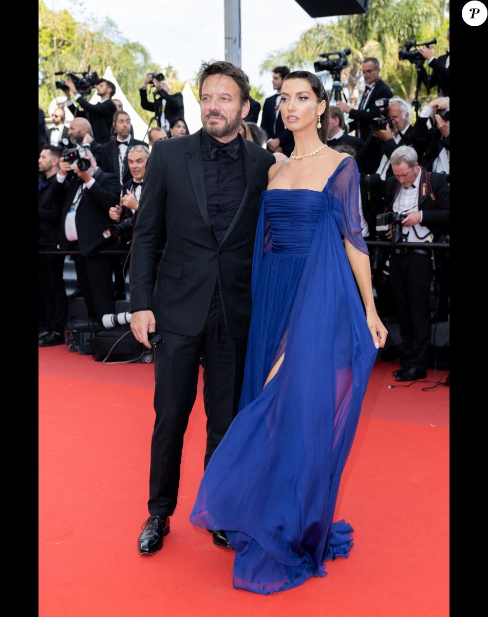 Samuel Le Bihan et sa compagne Stefania Cristian - Montée des marches du film " L'Innocent " lors du 75ème Festival International du Film de Cannes. © Olivier Borde / Bestimage