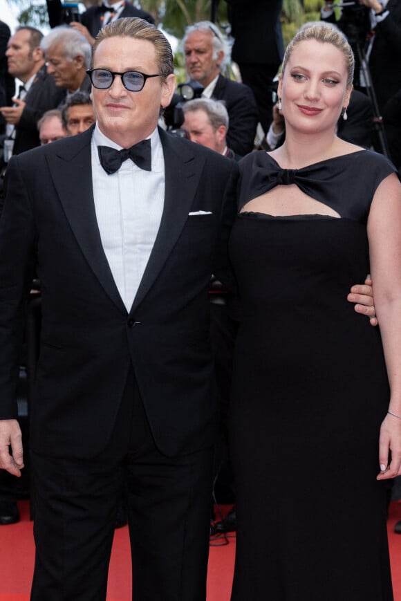 Benoît Magimel et sa femme Margot Pelletier - Montée des marches du film " L'Innocent " lors du 75ème Festival International du Film de Cannes. Le 24 mai 2022 © Olivier Borde / Bestimage 
