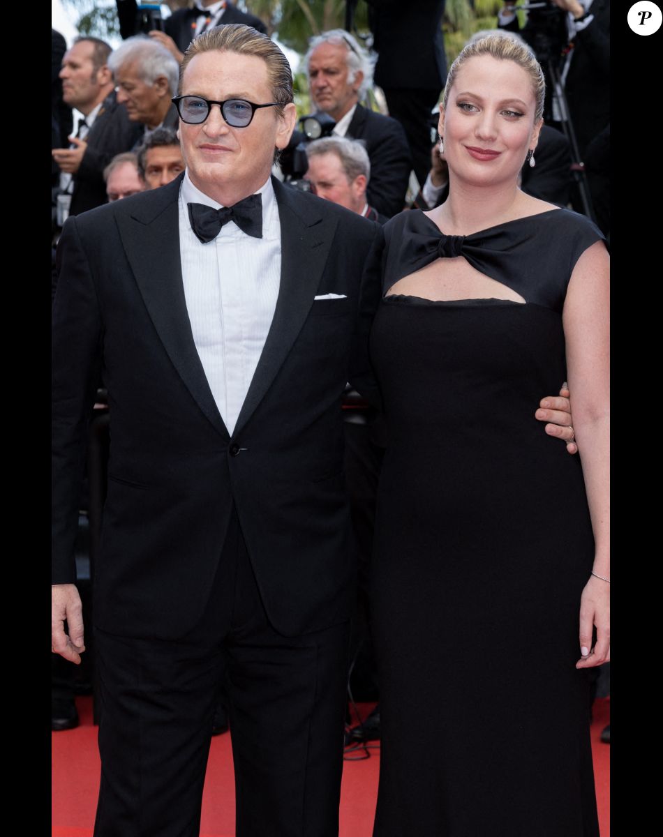 Benoît Magimel et sa femme Margot Pelletier - Montée des marches du film " L'Innocent " lors du 75ème Festival International du Film de Cannes. Le 24 mai 2022 © Olivier Borde / Bestimage