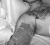 Story Instagram de Brooklyn Beckham dans laquelle on peut apercevoir son nouveau tatouage destiné à sa femme. 