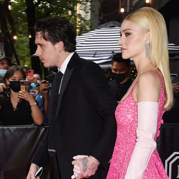 Brooklyn Beckham et sa fiancée Nicola Peltz - Les people à la sortie du Mark Hotel pour se rendre à la soirée du Met Gala (Met Ball) 2021 à New York, le 13 septembre 2021. 